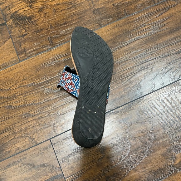 Designer flats - Picture 3 of 3